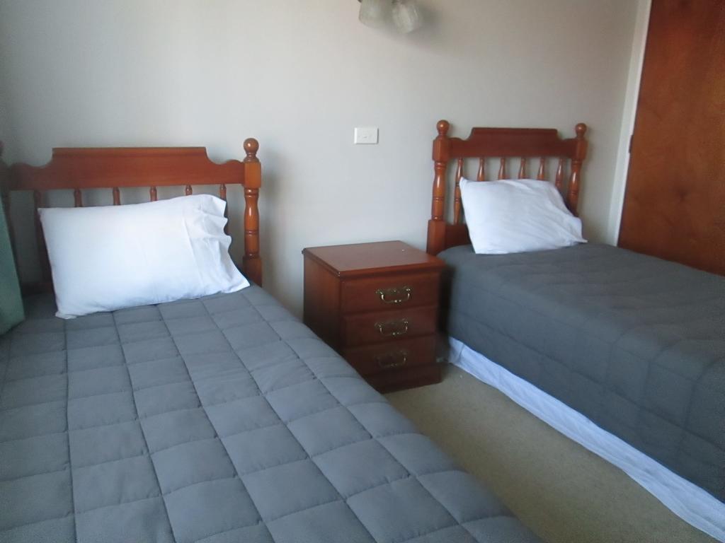 Awatea Park Motel Palmerston North Exterior photo